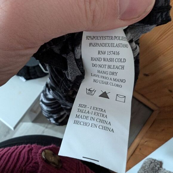 New Mix Pleated Palazzo Pants Animal Print Leopard Flowy Resort Size 1X - Picture 5 of 8